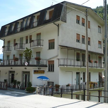 Albergo Ristorante Regina Bognanco ภายนอก รูปภาพ