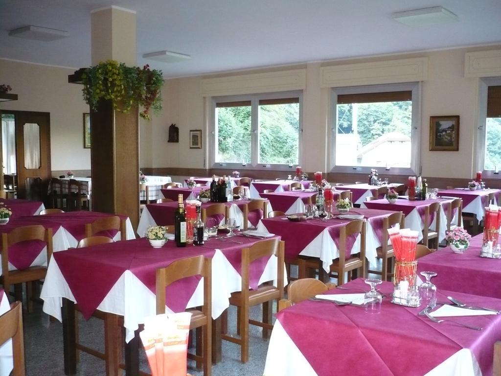 Albergo Ristorante Regina Bognanco ภายนอก รูปภาพ