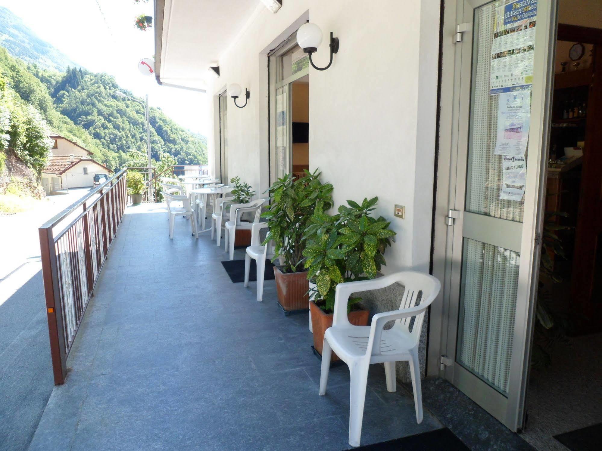 Albergo Ristorante Regina Bognanco ภายนอก รูปภาพ