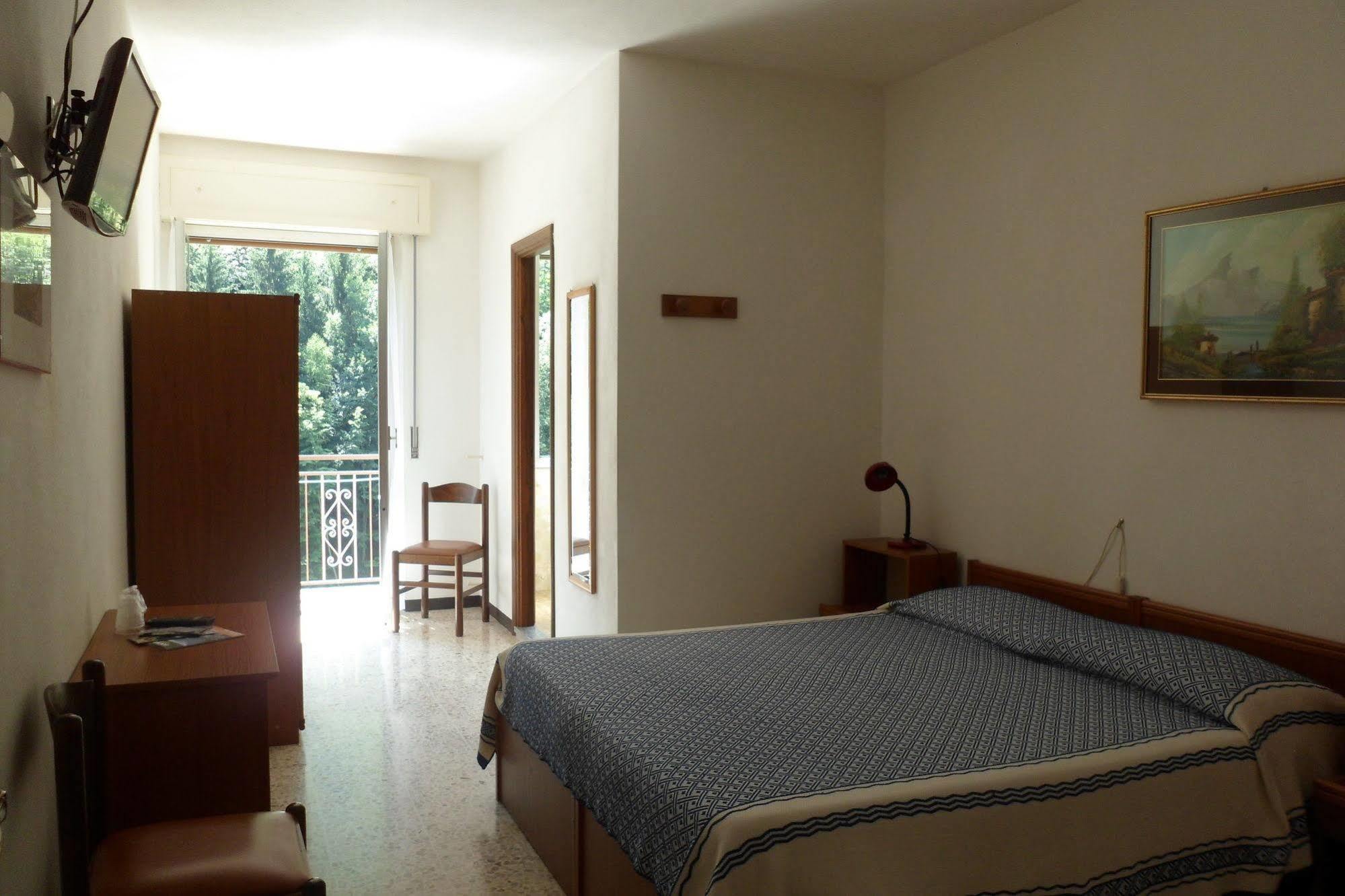 Albergo Ristorante Regina Bognanco ภายนอก รูปภาพ
