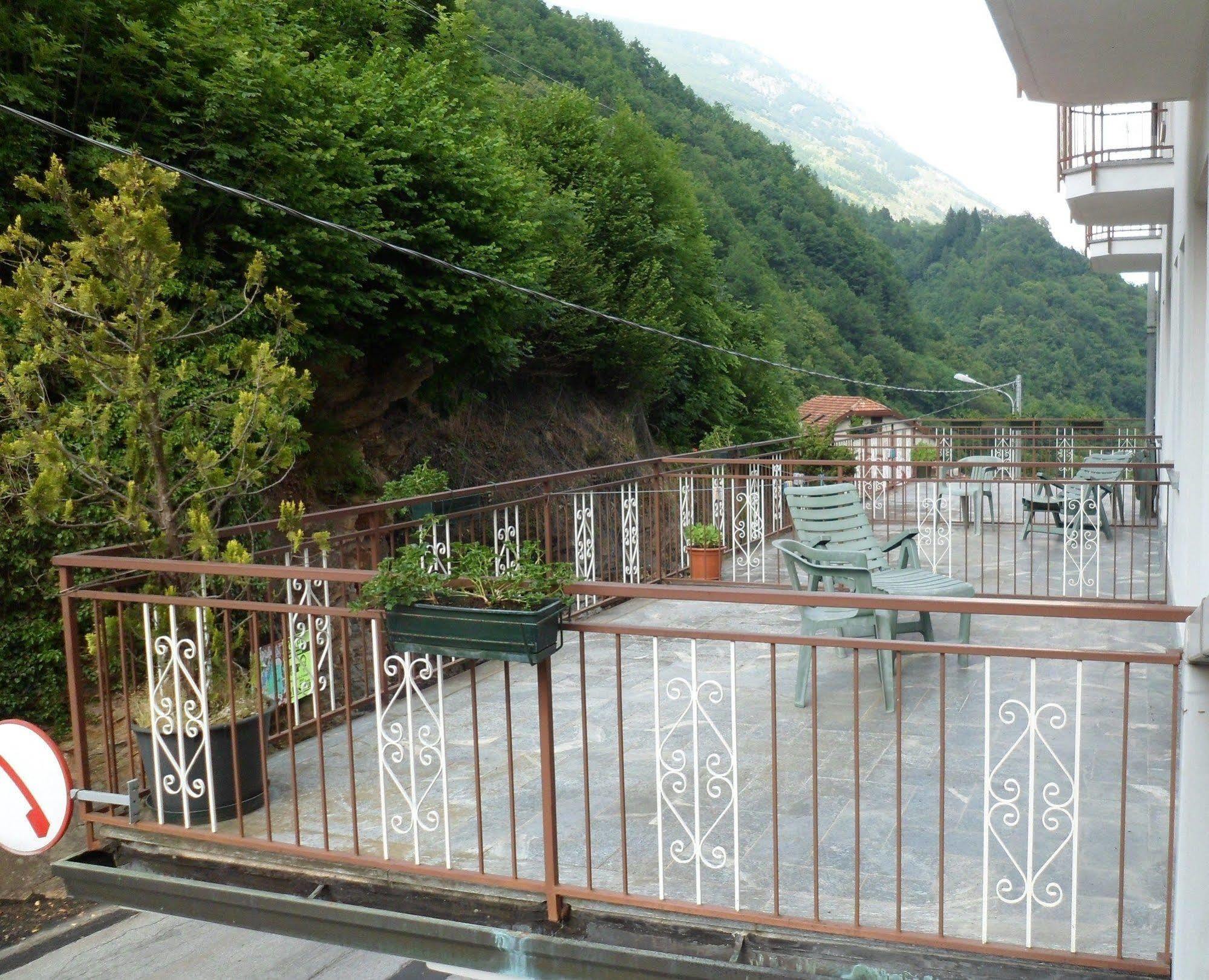 Albergo Ristorante Regina Bognanco ภายนอก รูปภาพ