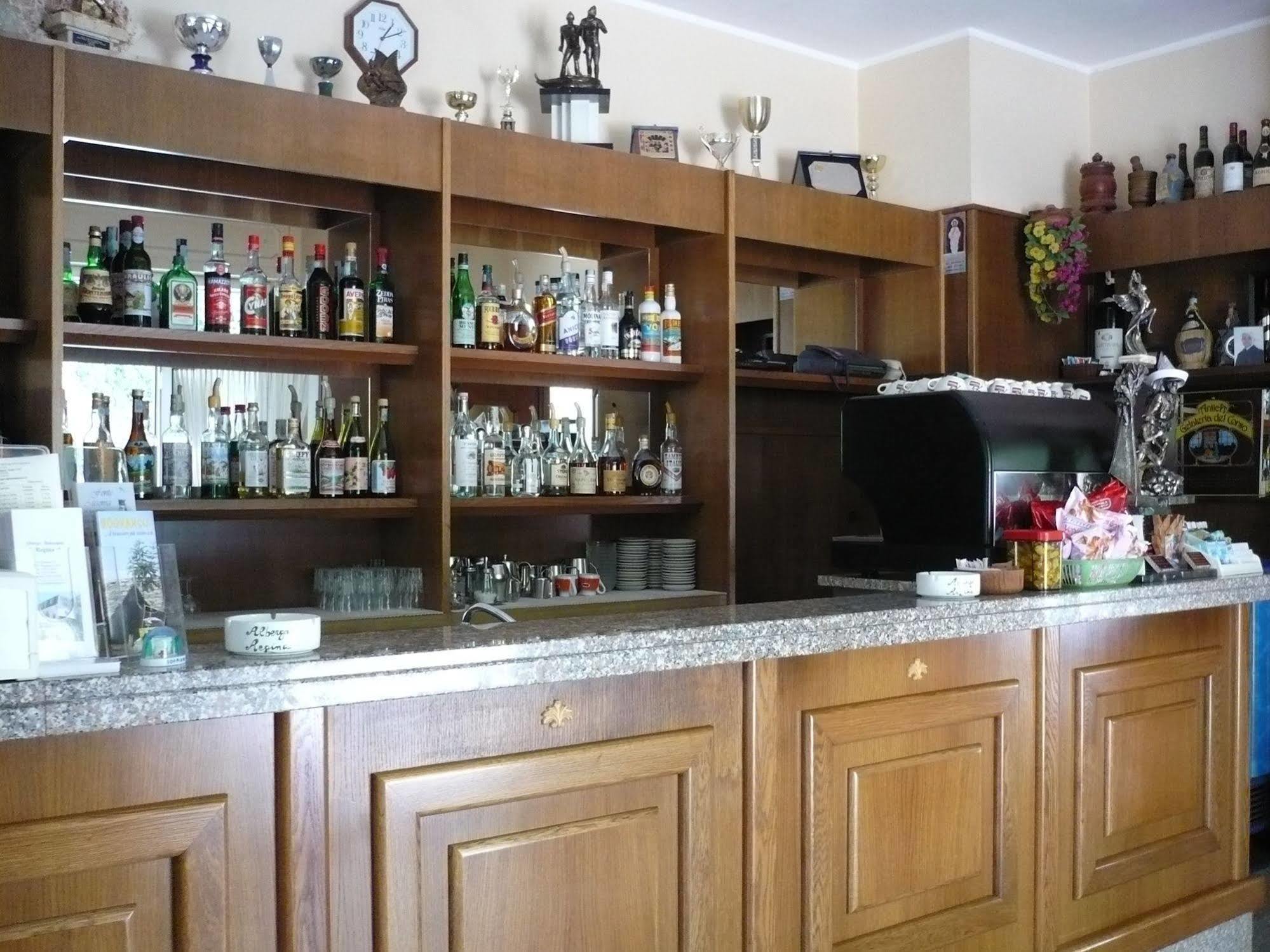 Albergo Ristorante Regina Bognanco ภายนอก รูปภาพ