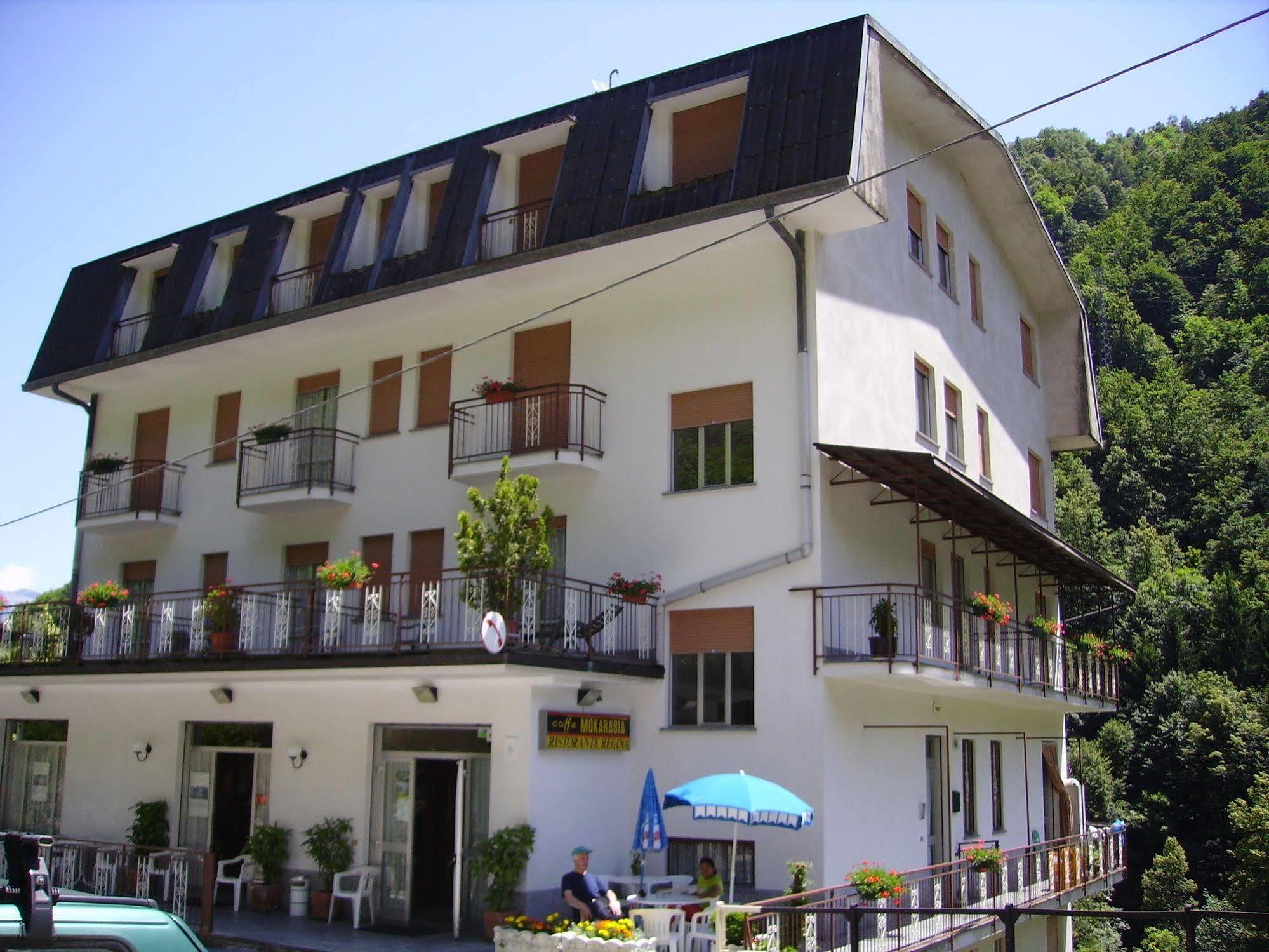 Albergo Ristorante Regina Bognanco ภายนอก รูปภาพ